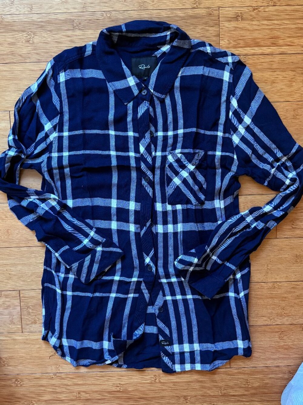Rails Navy & Blue Plaid Long Sleeve Button Down Shirt Medium